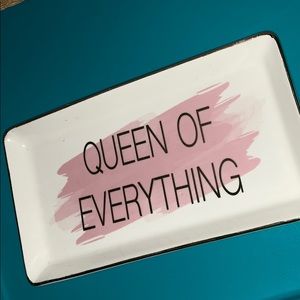 Jewelry “queen of everything tray”
